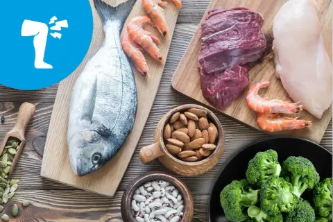 Zdrowe produkty spożywcze: ryba, mięso, krewetki, migdały, fasola, brokuły. Kluczowe dla diety przy reumatoidalnym zapaleniu stawów.